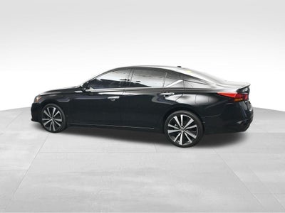 2022 Nissan Altima 2.5 Platinum