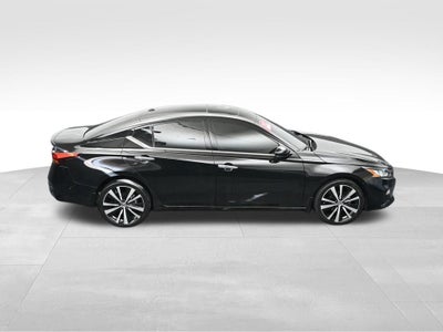 2022 Nissan Altima 2.5 Platinum