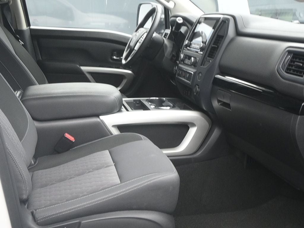 2024 Nissan Titan SV