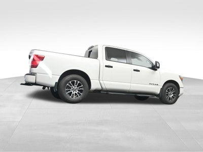 2024 Nissan Titan SV