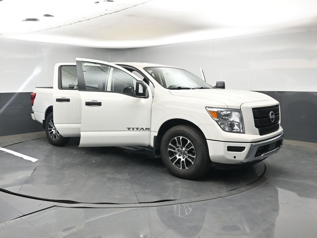 2024 Nissan Titan SV