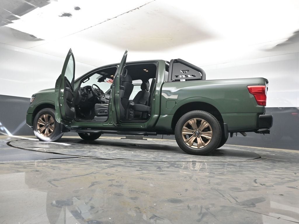2024 Nissan Titan SV