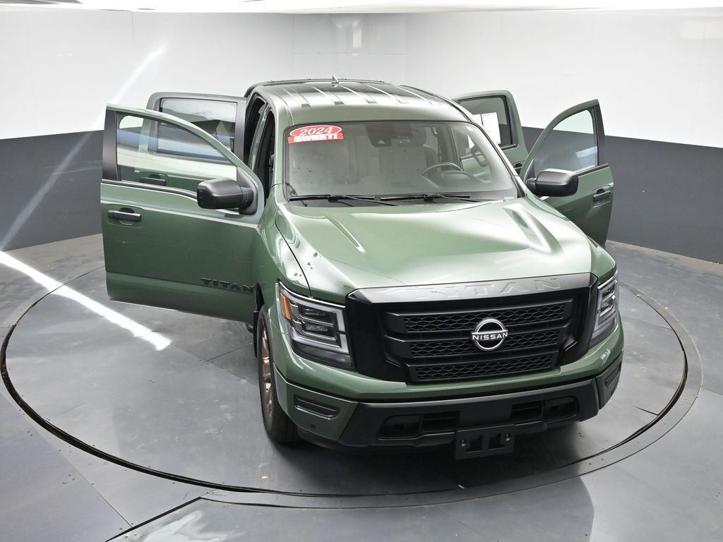 2024 Nissan Titan SV
