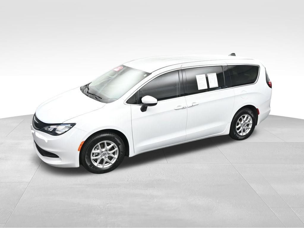 2023 Chrysler Voyager LX