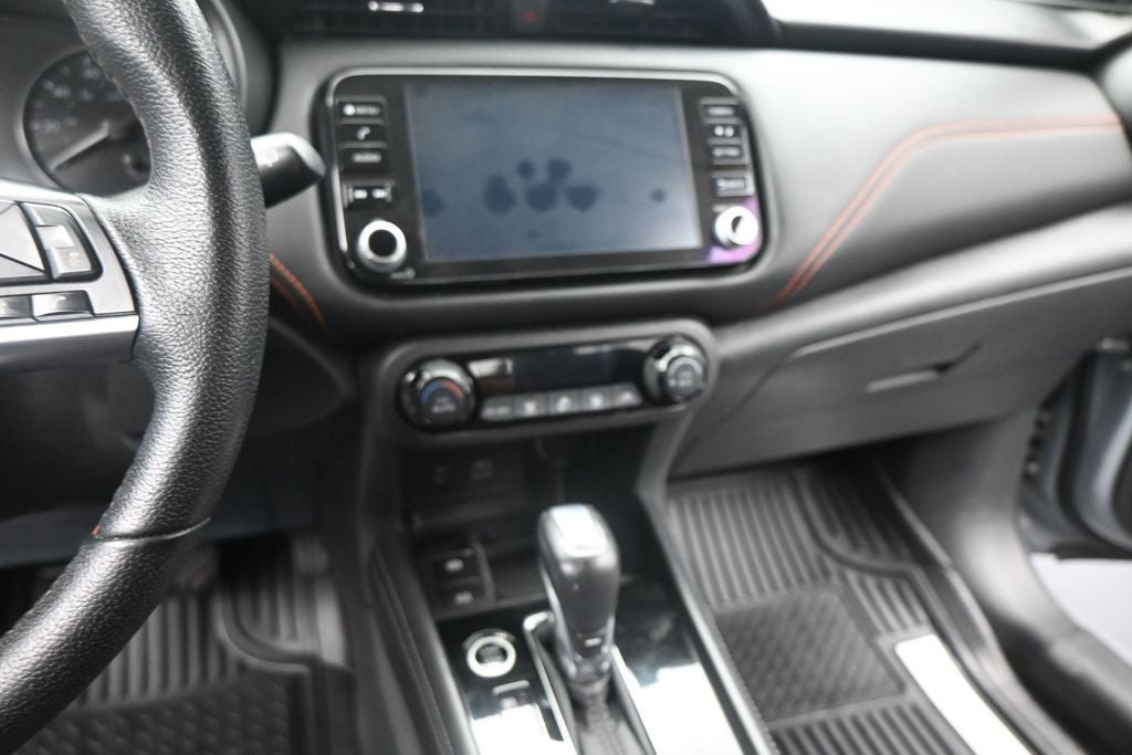 2021 Nissan Kicks SR
