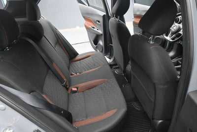 2021 Nissan Kicks SR