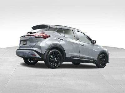 2021 Nissan Kicks SR