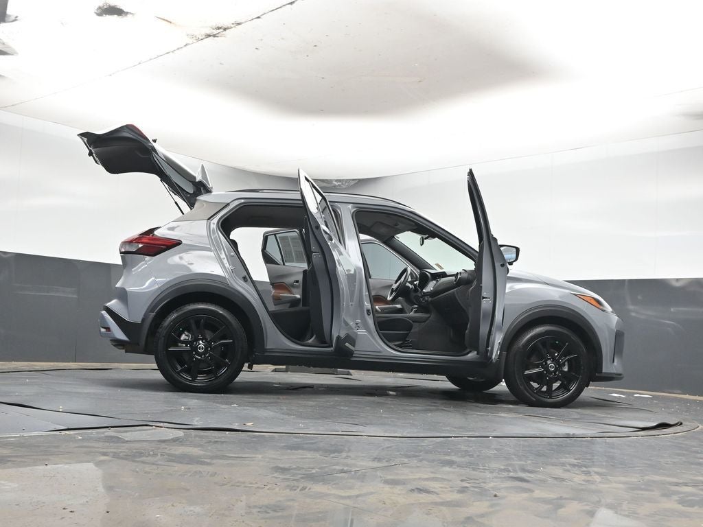 2021 Nissan Kicks SR