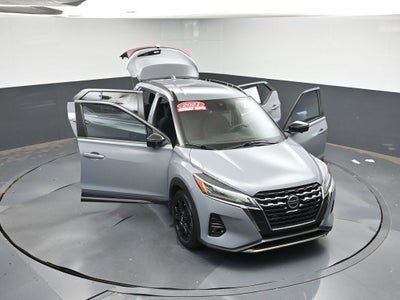 2021 Nissan Kicks SR