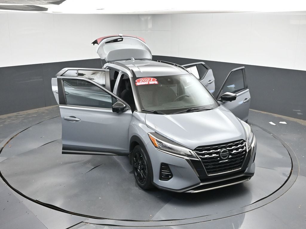 2021 Nissan Kicks SR