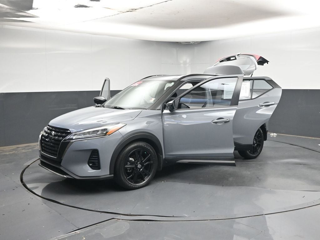 2021 Nissan Kicks SR