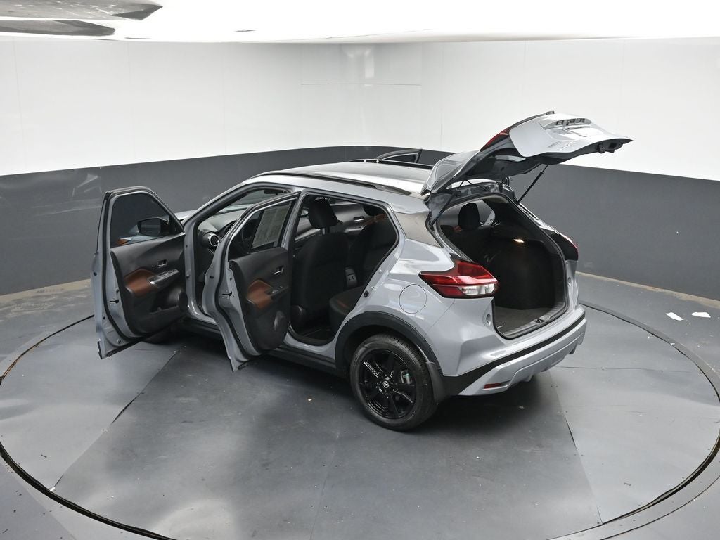 2021 Nissan Kicks SR