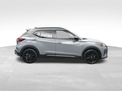 2021 Nissan Kicks SR