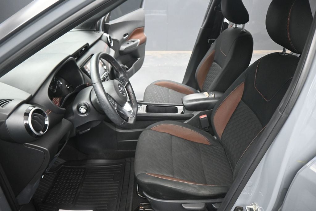 2021 Nissan Kicks SR