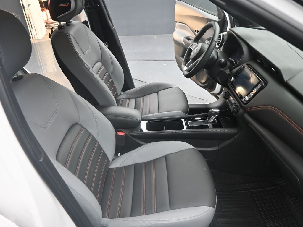 2021 Nissan Kicks SR