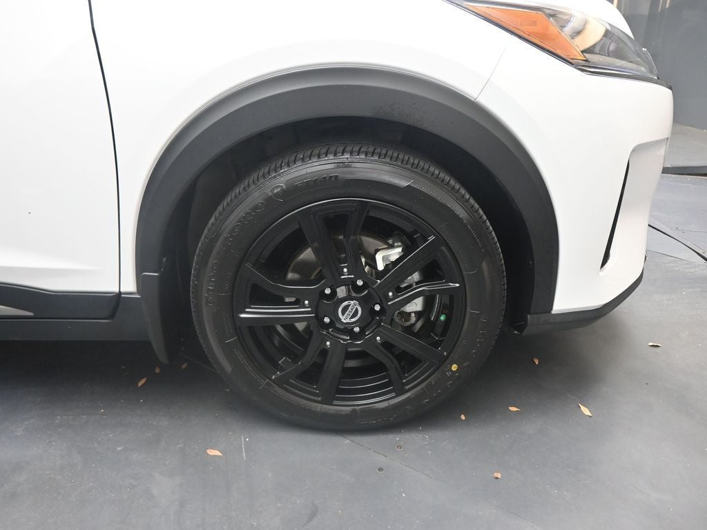 2021 Nissan Kicks SR