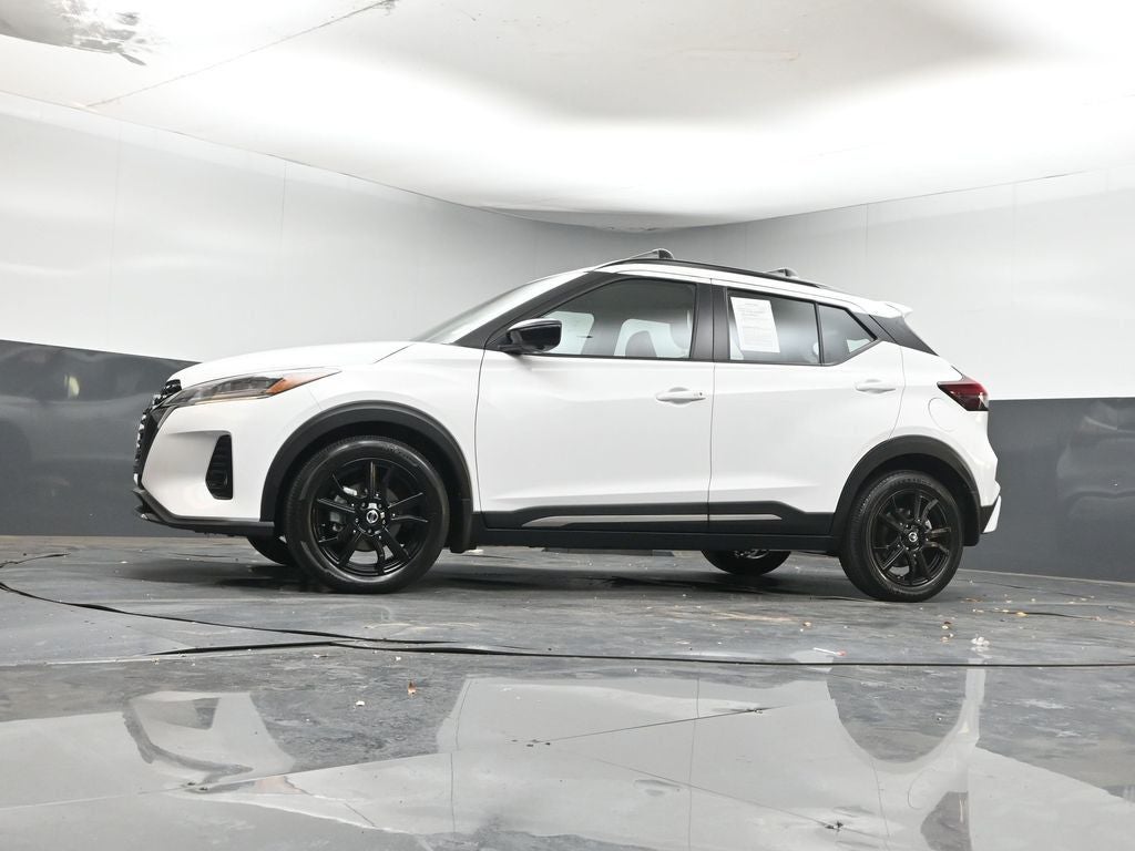 2021 Nissan Kicks SR