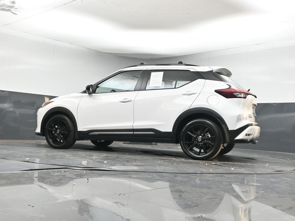 2021 Nissan Kicks SR