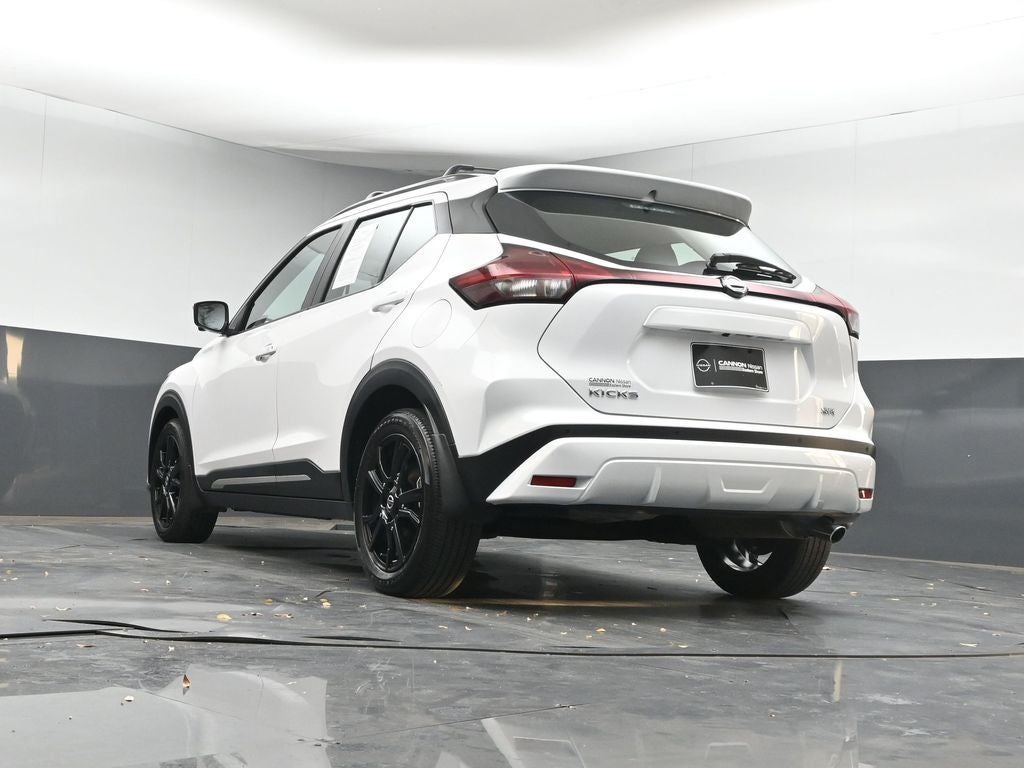 2021 Nissan Kicks SR