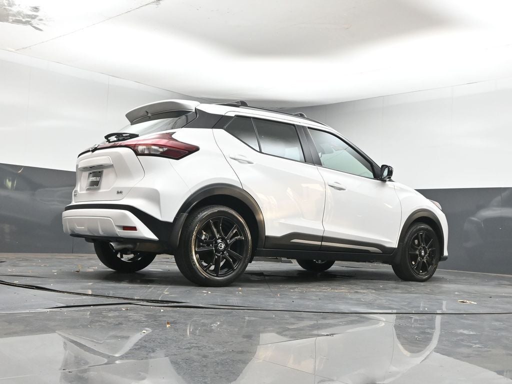2021 Nissan Kicks SR