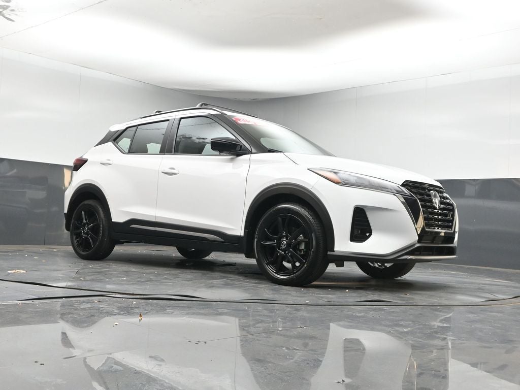 2021 Nissan Kicks SR