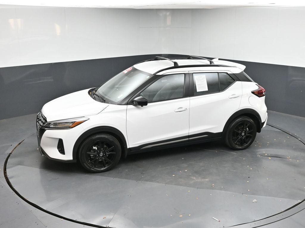 2021 Nissan Kicks SR