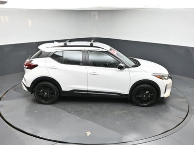 2021 Nissan Kicks SR