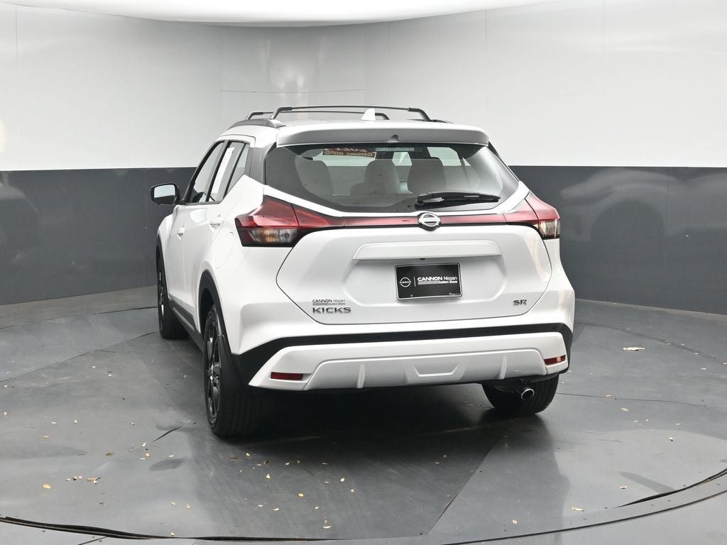 2021 Nissan Kicks SR