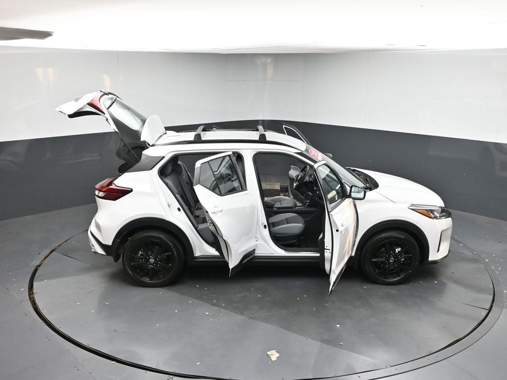 2021 Nissan Kicks SR