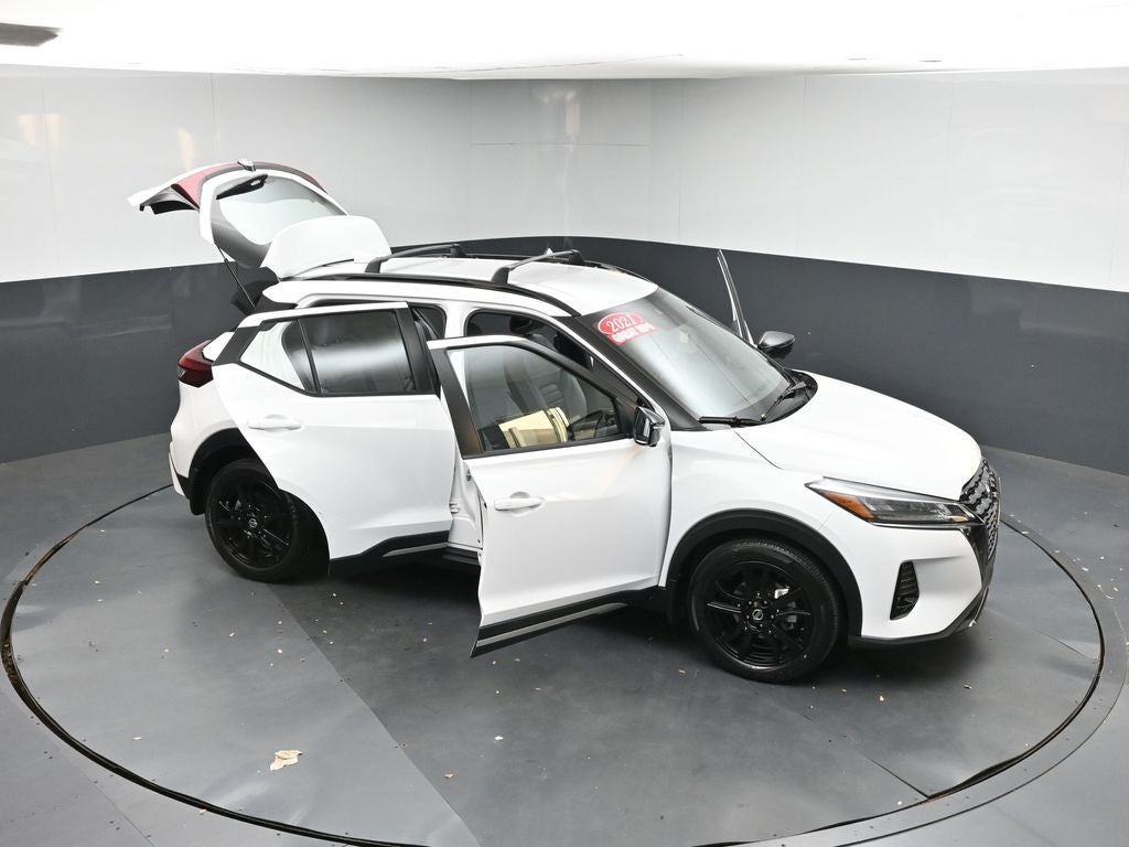 2021 Nissan Kicks SR