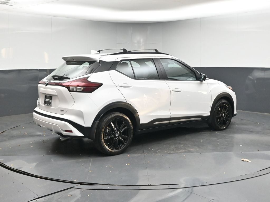 2021 Nissan Kicks SR