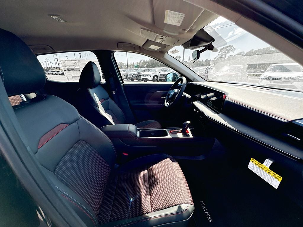 2025 Nissan Kicks SR