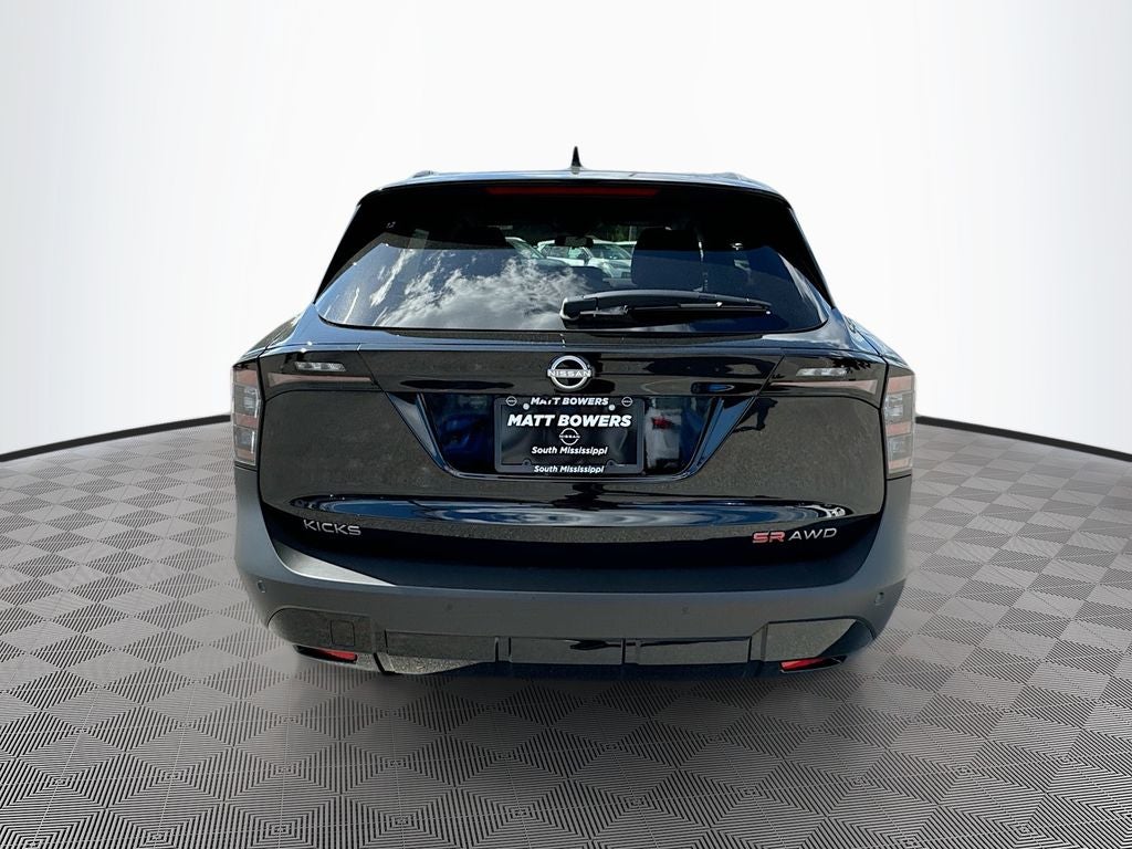 2025 Nissan Kicks SR