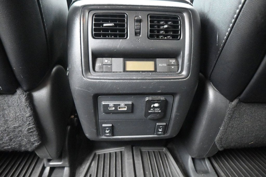 2020 Nissan Pathfinder SL