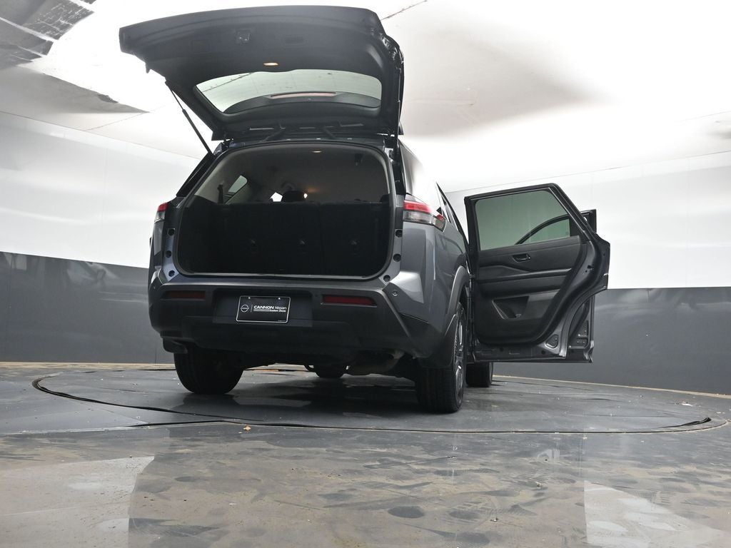 2024 Nissan Pathfinder S
