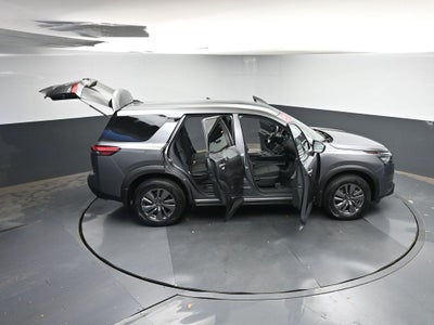 2024 Nissan Pathfinder S