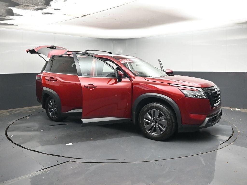 2024 Nissan Pathfinder SV