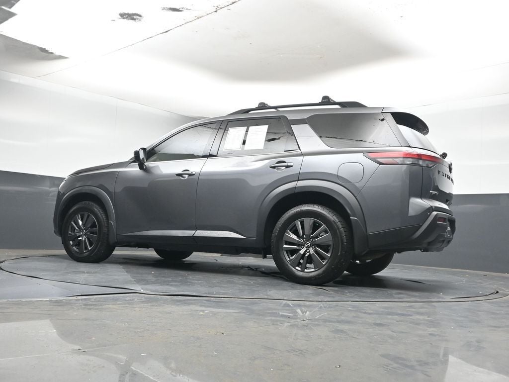 2022 Nissan Pathfinder SV