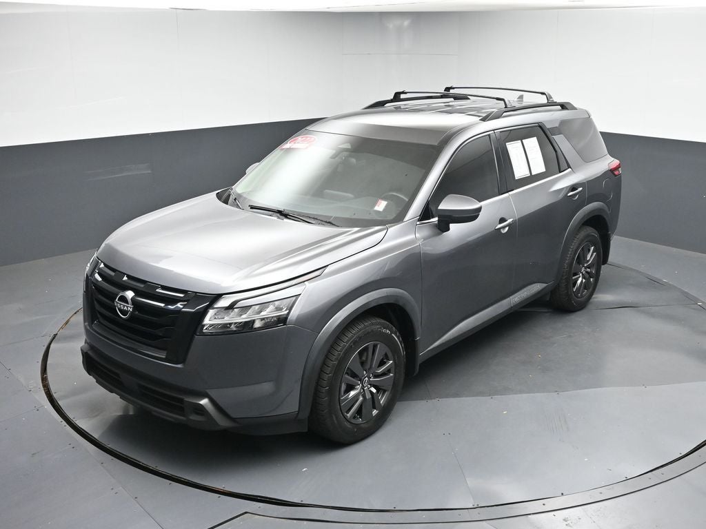 2022 Nissan Pathfinder SV