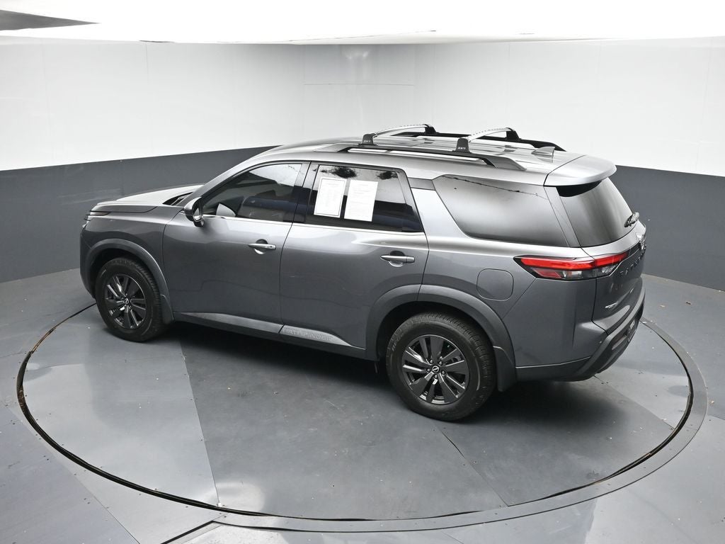 2022 Nissan Pathfinder SV