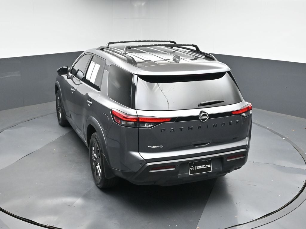 2022 Nissan Pathfinder SV