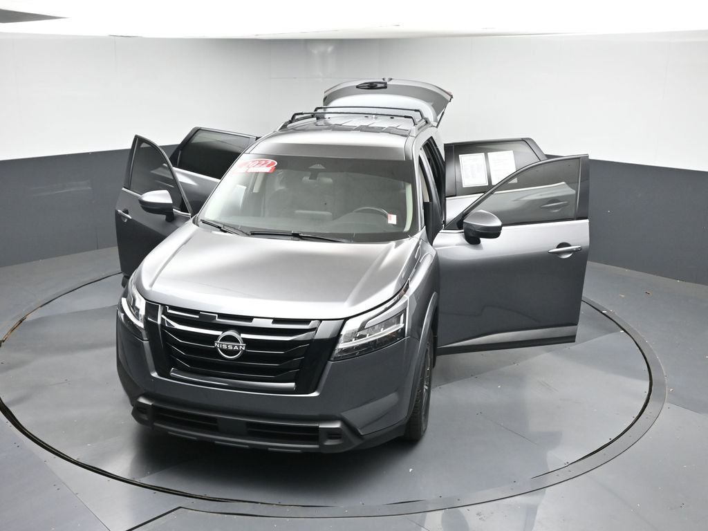 2022 Nissan Pathfinder SV
