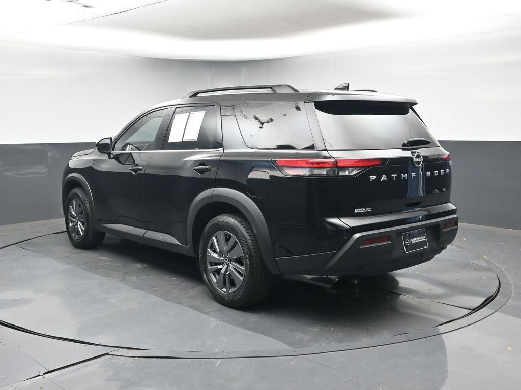 2025 Nissan Pathfinder SV