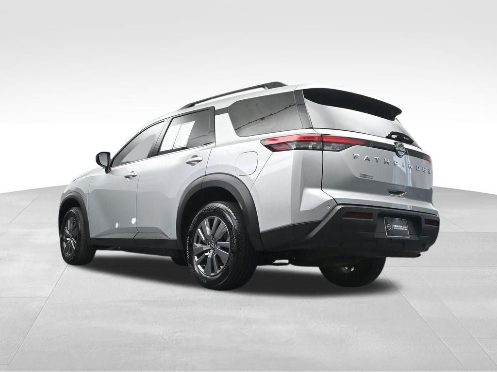 2025 Nissan Pathfinder SV