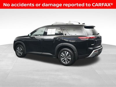 2025 Nissan Pathfinder SL