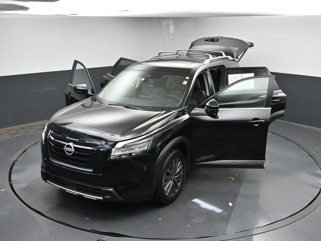 2024 Nissan Pathfinder SL