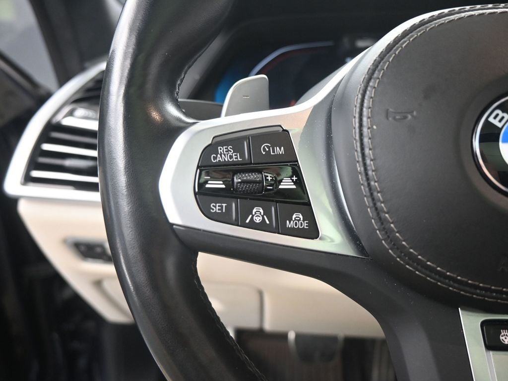 2022 BMW X7 M50i
