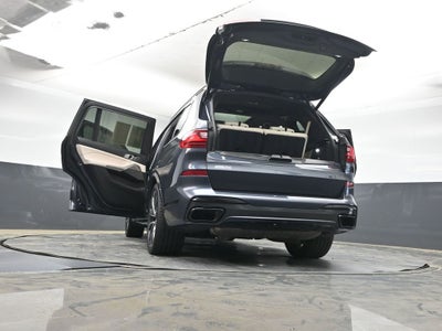2022 BMW X7 M50i