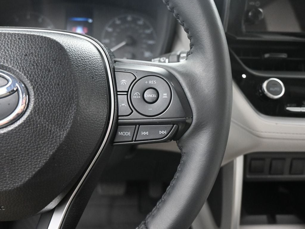 2025 Toyota Corolla Cross LE