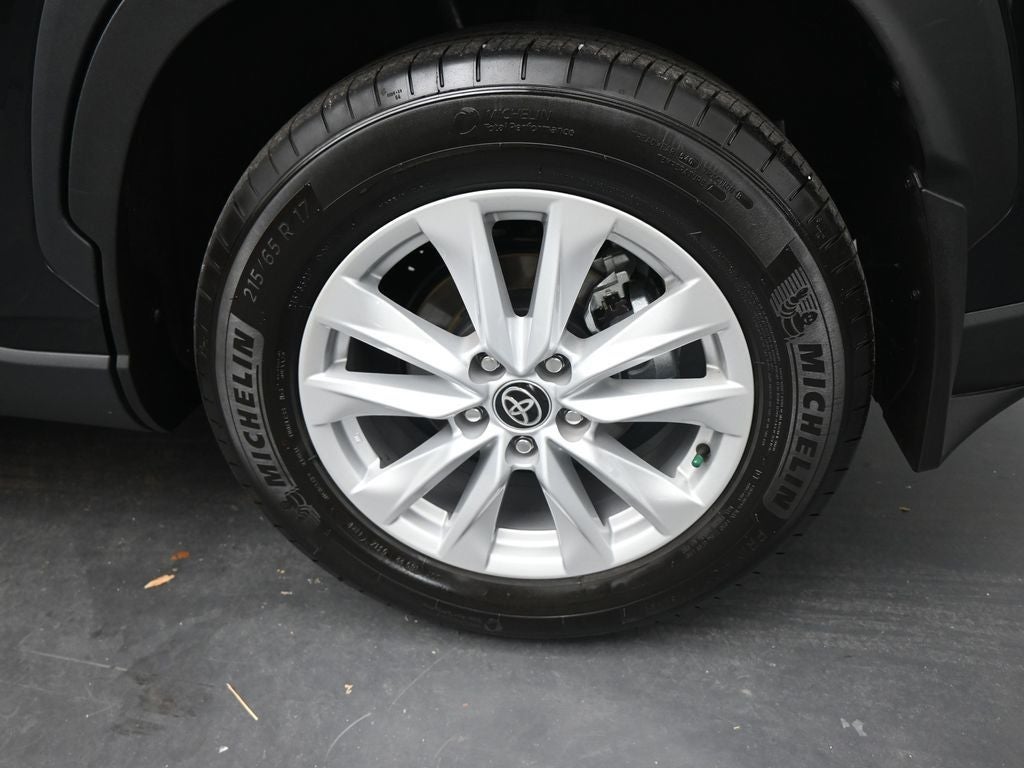 2025 Toyota Corolla Cross LE